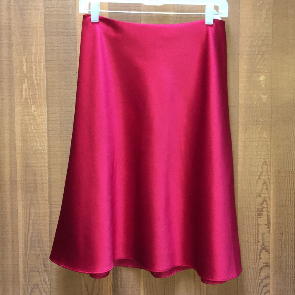 🌻 5/$25 David’s Bridal Red Satin Skirt